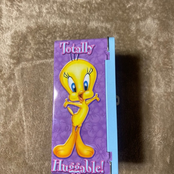 Vintage Tweety Bird Tin Chest Bank With Lock & keys - Picture 2 of 16